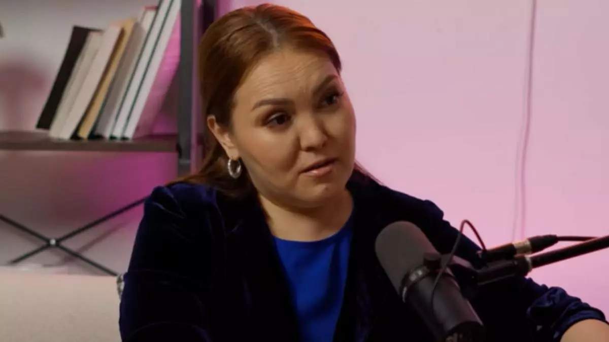 "Өмірім керексіз адамдардан тазаланды" дейді Жұлдызай Дүйсенбиева