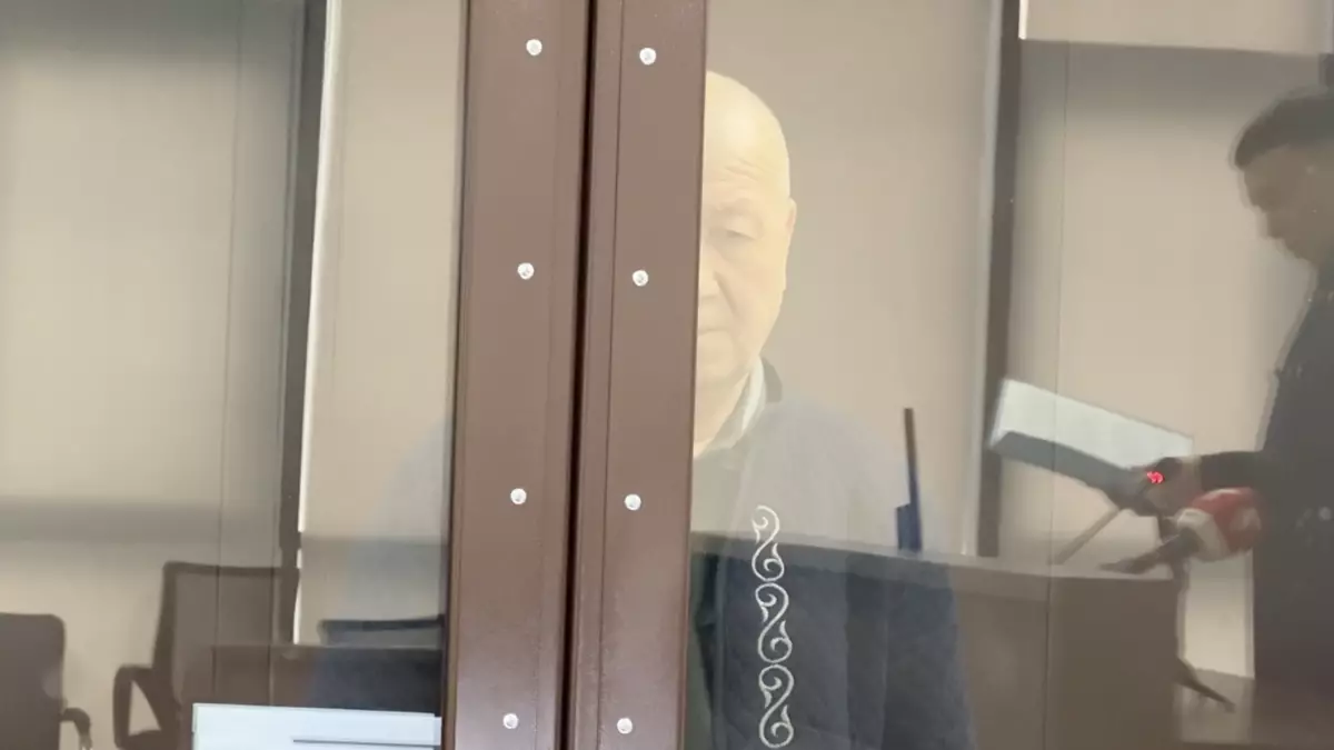 Түркістанда 16 жастағы туысын зорлап, жүкті қылған 71 жастағы қария сотталды