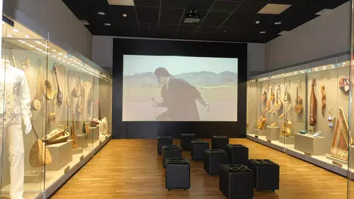 ҚР Халық әртісі Димаш Құдайбергеннің жеке коллекциясы көпшілік назарына ұсынылды