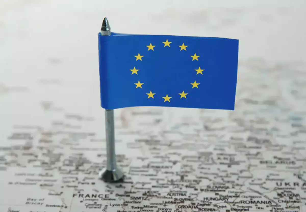 ЕС утвердил новые правила депортации беженцев в третьи страны - новости на Lada.kz 24.02.2026