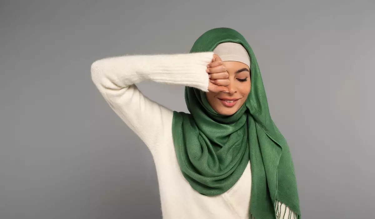 Қазақстандық әйелдерге Рамазан айында жасанды кірпік пен тырнақ жабыстыруға рұқсат па?