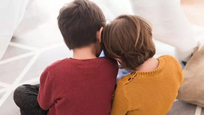 Анасы міндетін орындамаған: Аш-жалаңаш жүрген 4 бала мемлекет қамқорлығына өтті