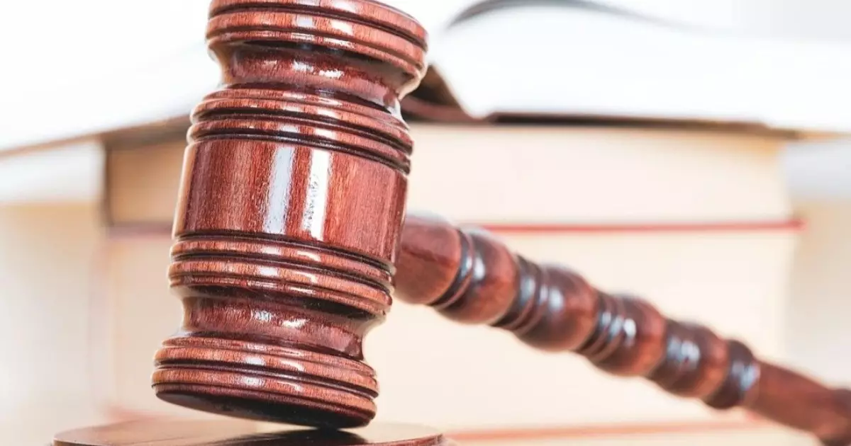  500 мың доллар бопсалаған ҰҚК полковнигі мен әуежай аудиторы сотталды 