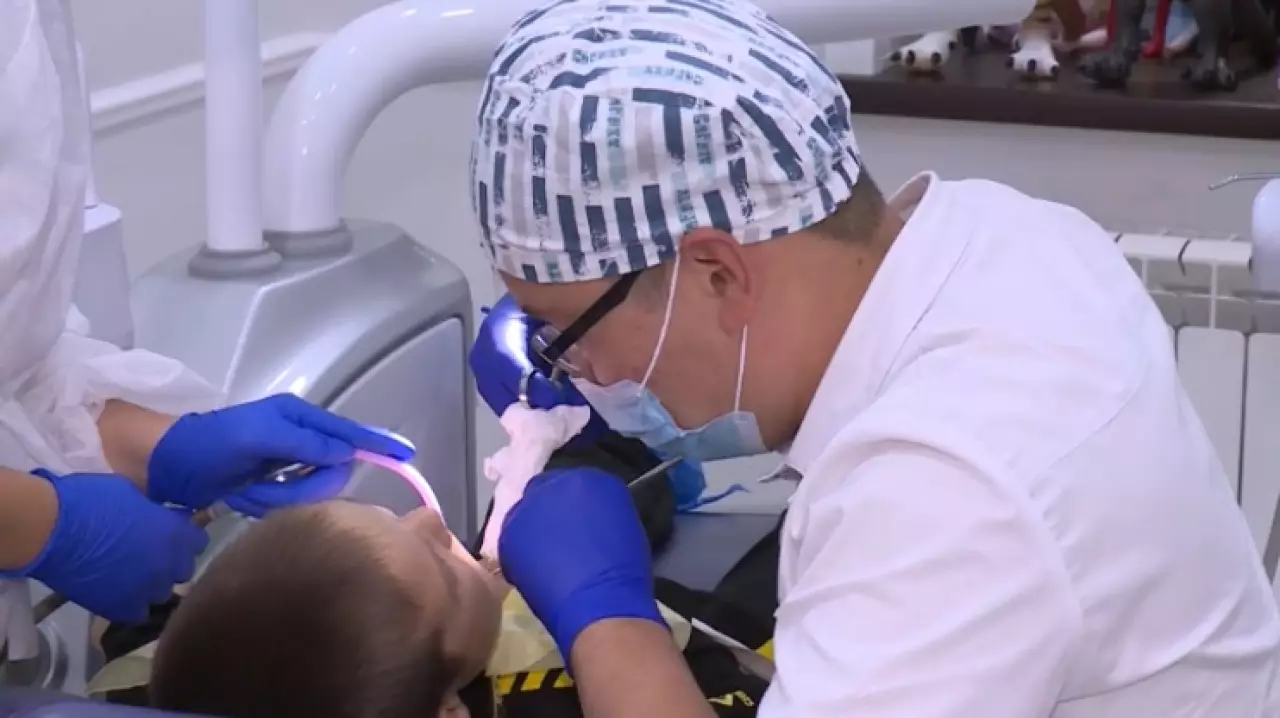 Цена детской улыбки: сколько стоит вылечить кариес у ребенка