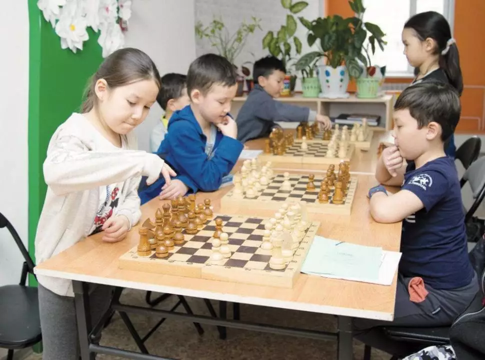 В Казахстане запустили пилот цифровой платформы для записи детей в кружки и секции