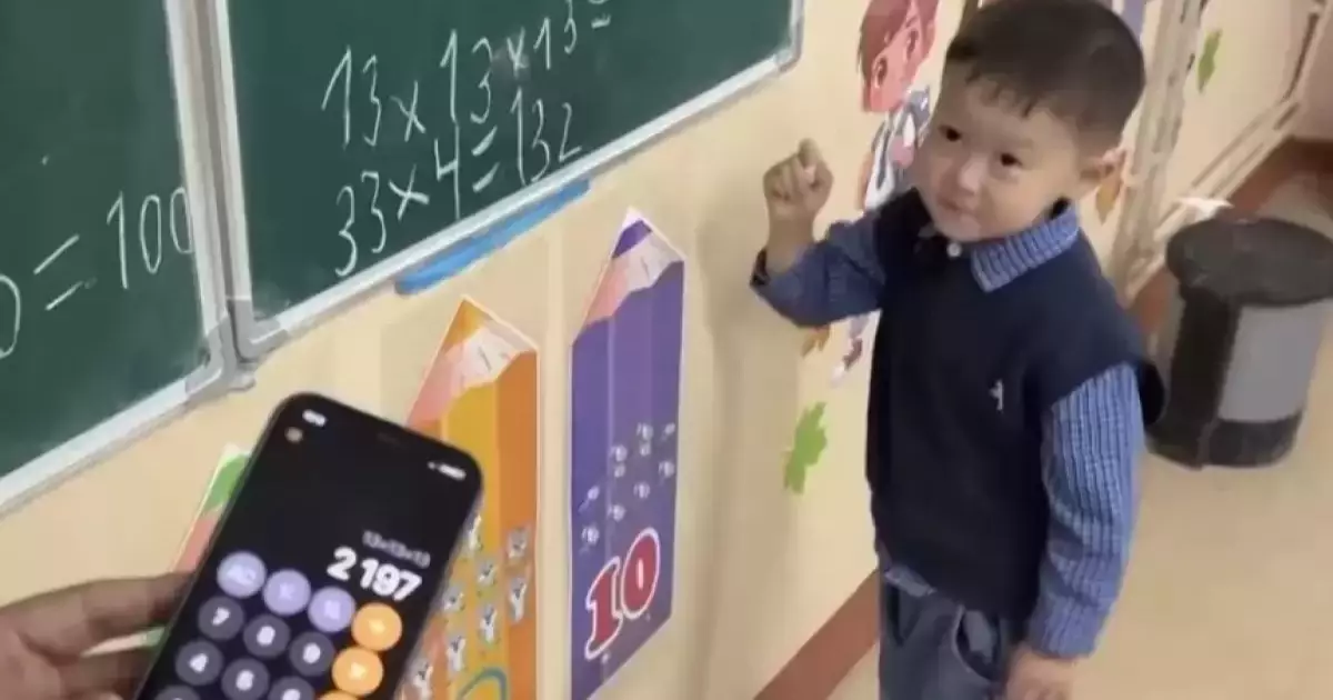  Түркістандық вундеркинд: 4 жасар Әли бірінші сыныпта оқып жүр 