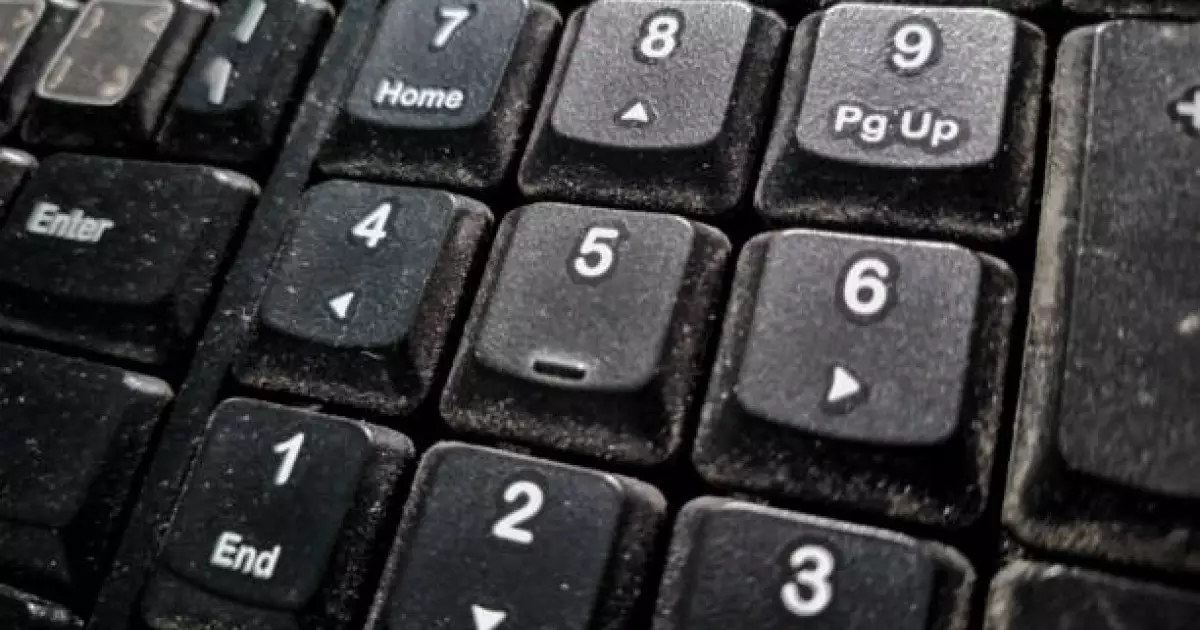  Кір пернетақта қандай ауруларға шалдықтыруы мүмкін? – дәрігер ескертті 