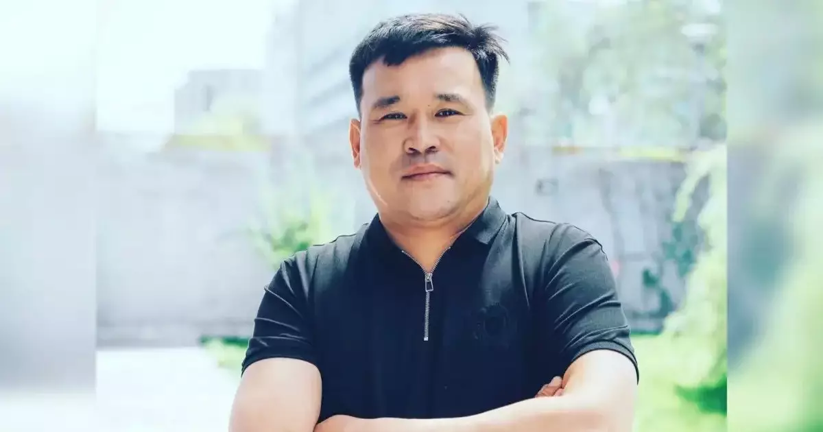  «Алты балам ауырғанда жыламаппын»: Қанат Әлжапбаров Жапониядағы маймылға жанашырлық танытты 