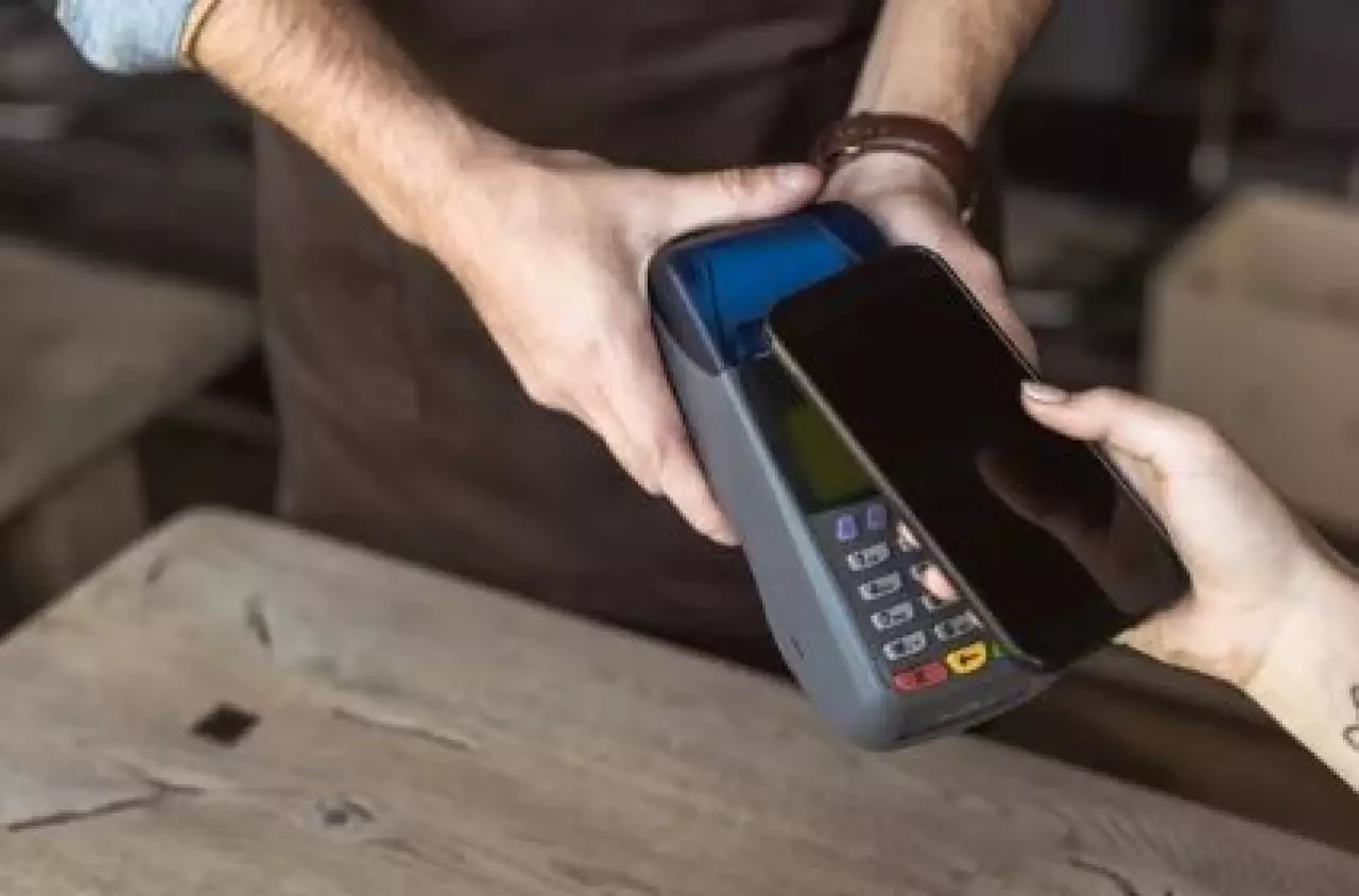 Новые правила контроля мобильных переводов начали действовать в РК