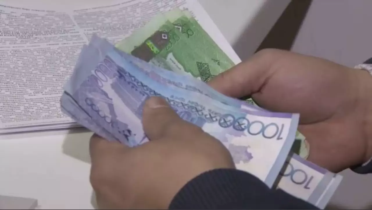 Казахстан почти завершил переход к безналу