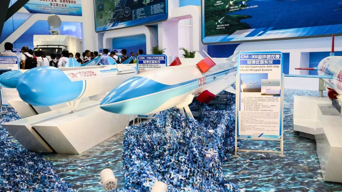 Иран близок к сделке с Китаем по сверхзвуковым противокорабельным ракетам на фоне сосредоточения авианосцев США в регионе, сообщается в докладе.