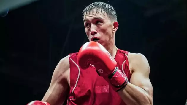 Қазақстан боксшысы үш раунд бойы басымдық қандай болатынын көрсетті