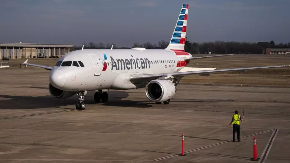 Возможные пулевые отверстия таинственным образом появились на самолете American Airlines после рейса из Колумбии.