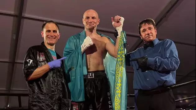 Дана Уайт подписал топ-боксёров из Казахстана