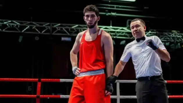 Қазақстандық боксшының жекпе-жегінде дисквалификация болды