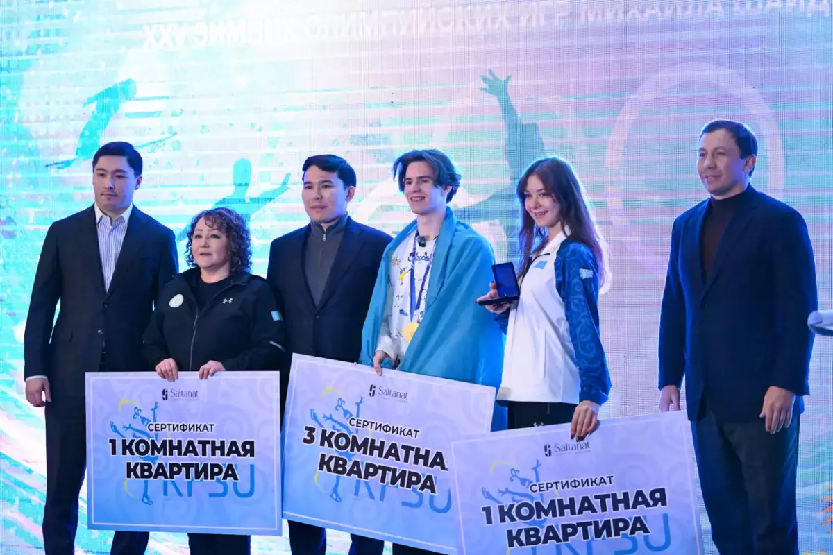 Михаил Шайдоров пен Софья Самоделкинаға пәтер кілті табысталды