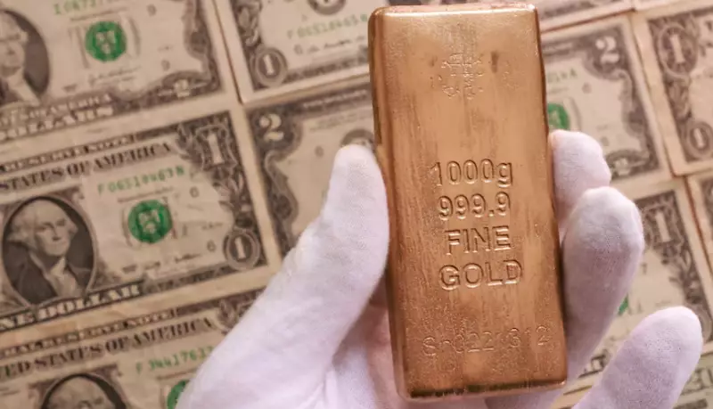 Драгметаллы растут в цене из-за повышенного спроса на “безопасные активы”