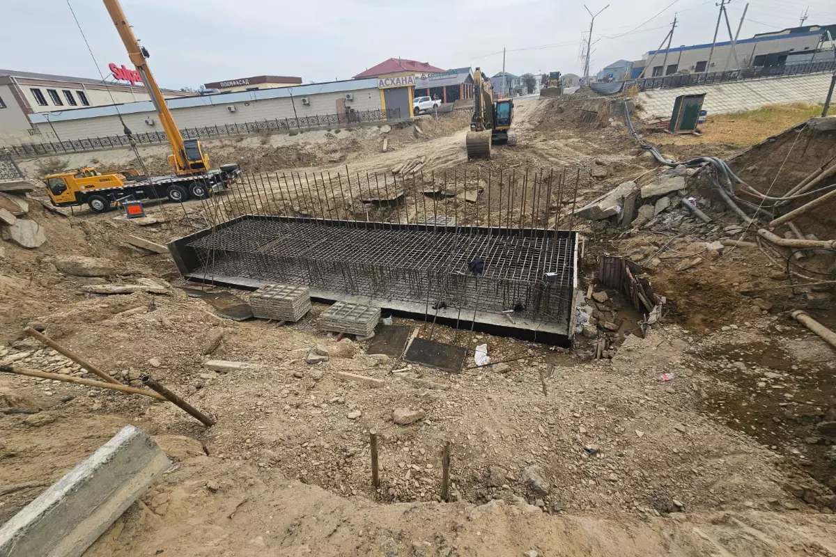 В Кульсары затянулось строительство моста