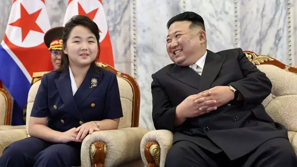 Ким Чен Ын 13 жасар қызын зымырандарға жауапты басшылық лауазымға тағайындады