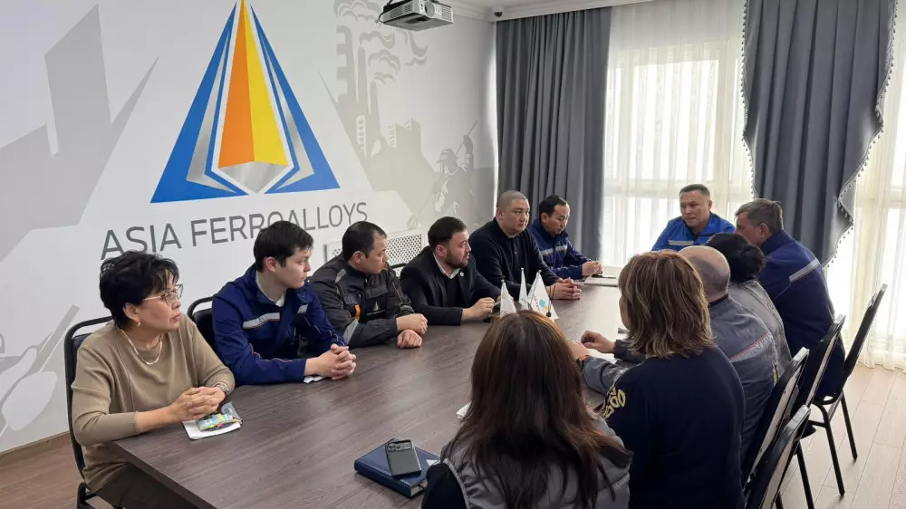 Коллектив ферросплавного завода в Караганде поддержал проект новой Конституции