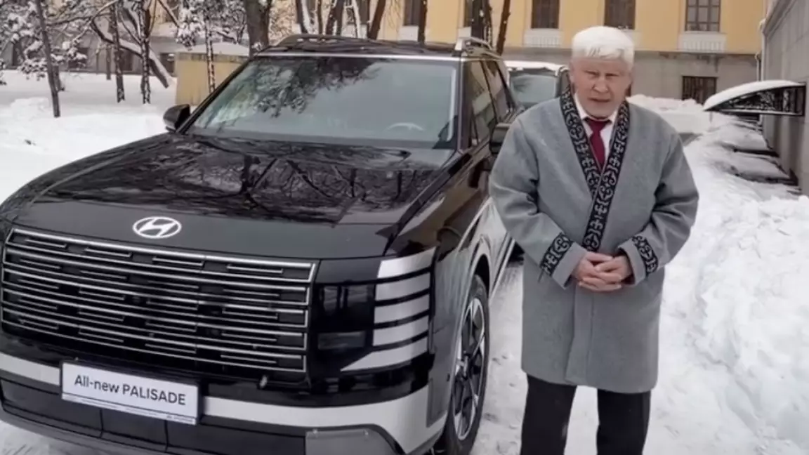 Танымал кәсіпкер академик Асқар Жұмаділдаевқа көлік мінгізді