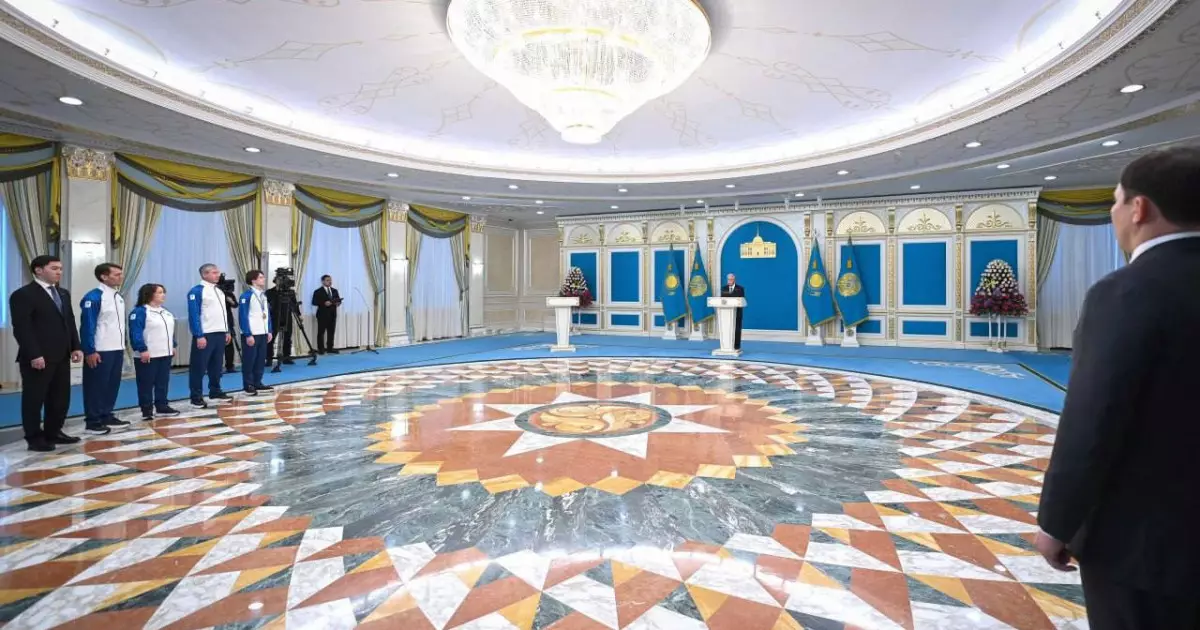   Қасым-Жомарт Тоқаев мемлекет тарапынан бұқаралық және кәсіби спорттың дамуына қолайлы жағдай жасалатынын айтты   