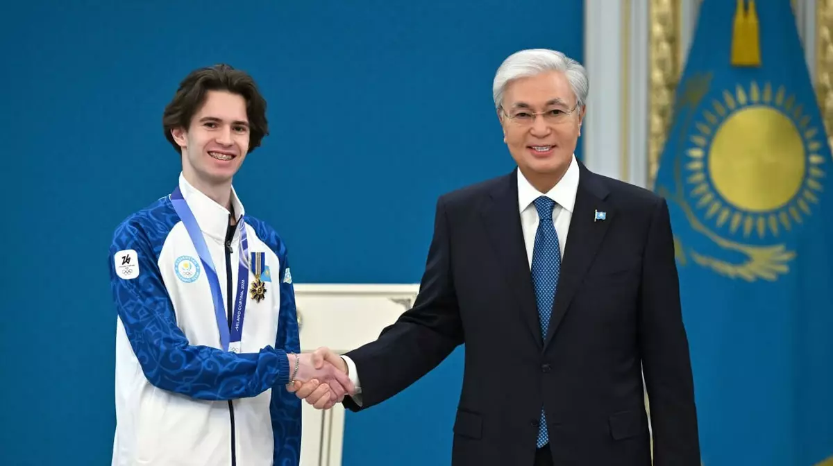 Токаев наградил Михаила Шайдорова — первого олимпийского чемпиона Казахстана по фигурному катанию