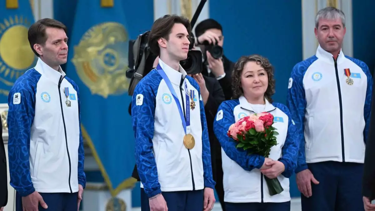 Тоқаев Михаил Шайдоровтың әкесі мен бапкеріне алғыс айтты