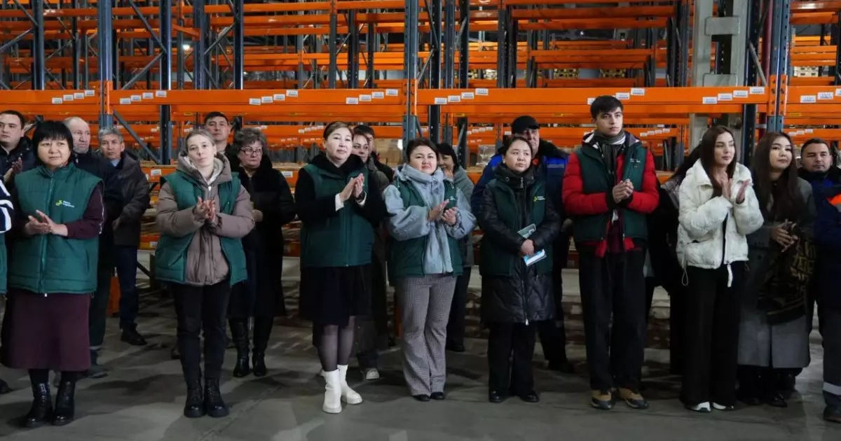   Марат Сұлтанғазиев «Даму» индустриялық-логистикалық орталығының ұжымымен кездесті   