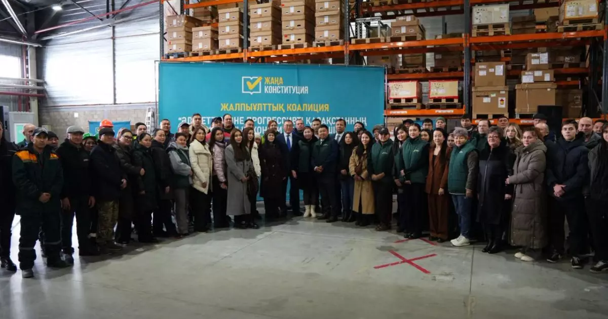  Алматы облысы әкімі кәсіпорын қызметкерлеріне референдумның маңызын түсіндірді 