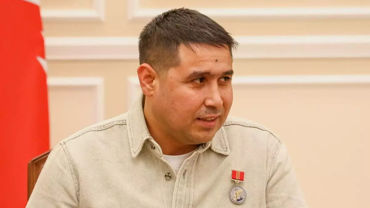 Ресейде 7-қабаттан құлаған баланы құтқарған өзбек азаматын Шавкат Мирзиевтің өзі марапаттады