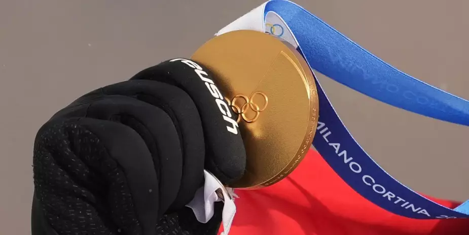 Чемпионка Олимпиады-2026 сломала медаль. Реакция организаторов