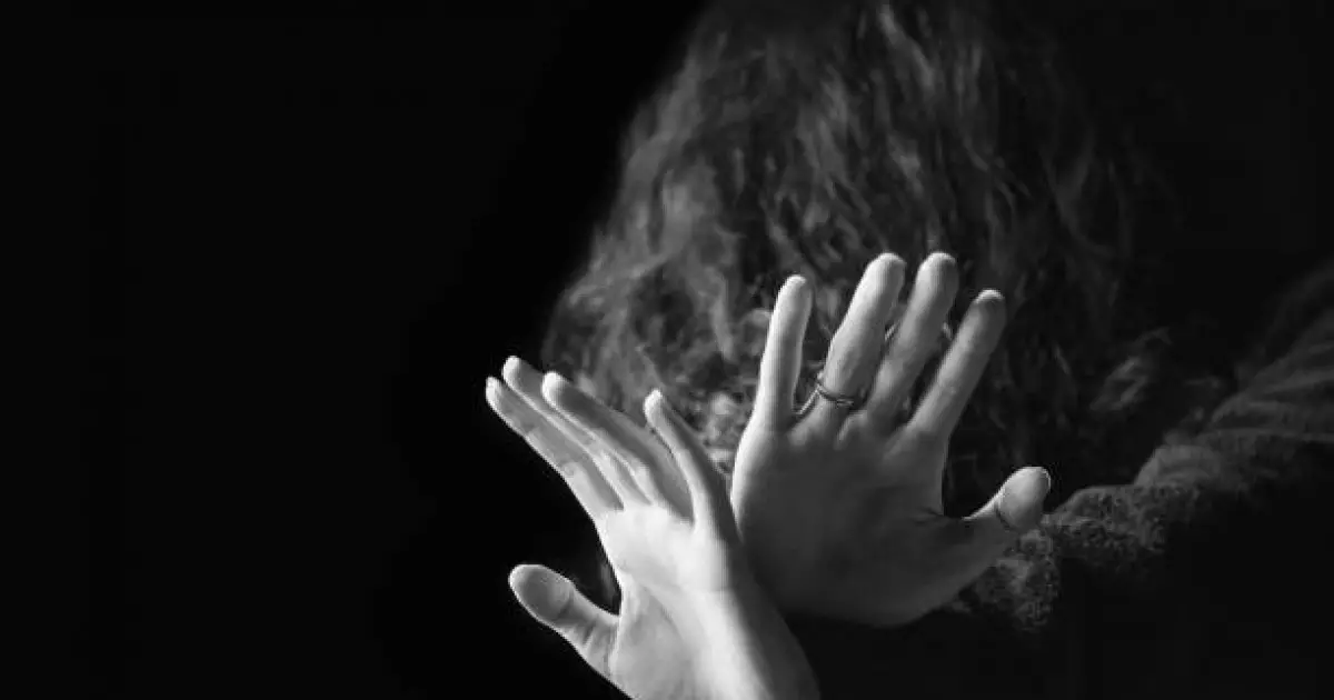   Алматыда 13 жастағы қызды әкесінің досы зорлап, АИТВ инфекциясын жұқтырған   