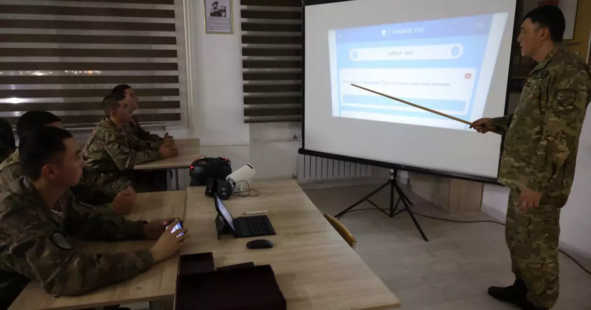  Ұлттық ұланның әскери тәрбиешілері бірегей мобильді қосымшаны тестілеуден өткізді 