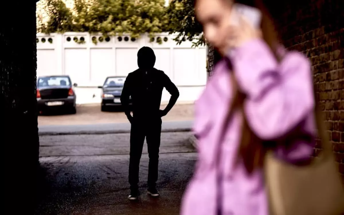 Әйелді төрт ай бойы аңдыған: Семейде сталкерге үкім шықты