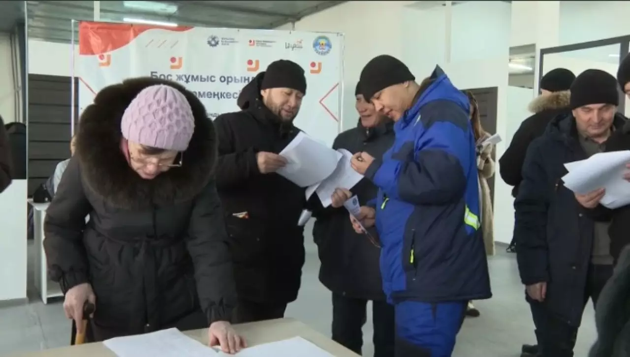 Должников по алиментам пригласили на ярмарку вакансий в Жезказгане