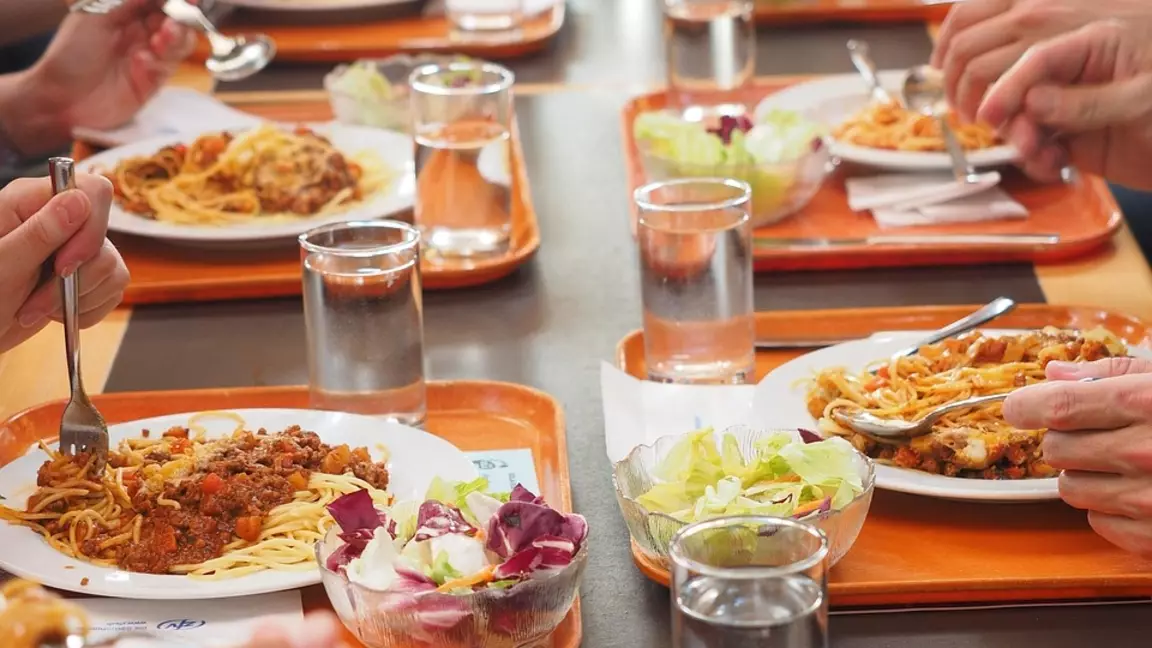 Тамақ ішкен соң не істеуге болмайды? Мына әдеттерден аулақ болыңыз