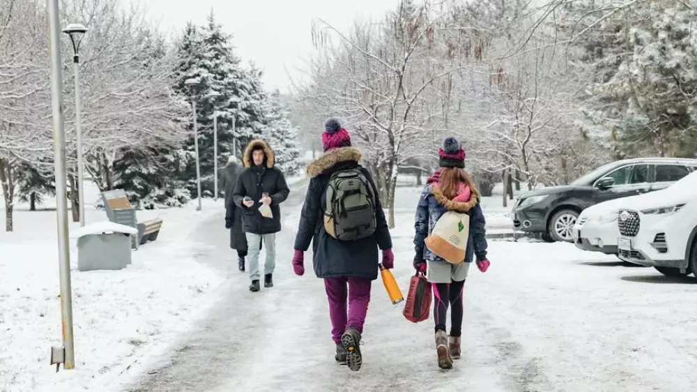 В Астане учащихся первой смены перевели на удаленку 26 февраля
