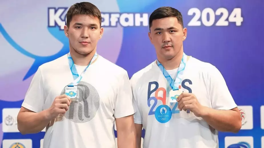 Бой братьев отменен: младший Сапарбай уступил дорогу старшему