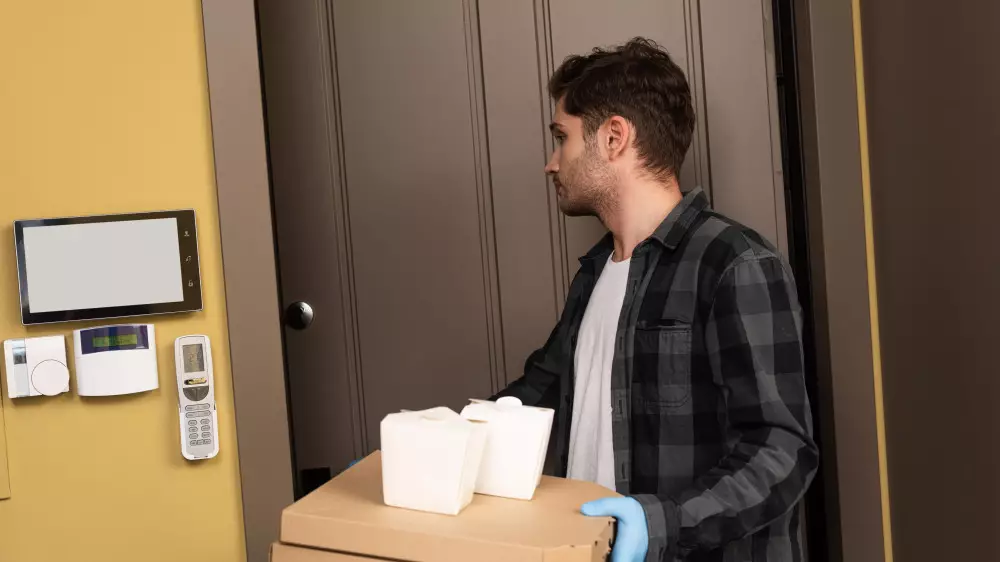 “Имеют доступ к жилью и данным“: ответственность агрегаторов службы доставки хотят повысить