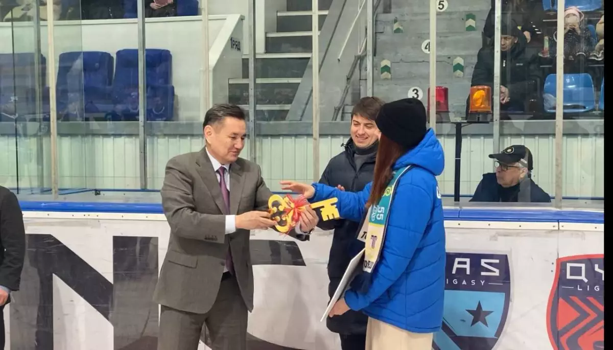 ХХV Сурдлимпиада ойындарының чемпионы Фаина Мейірмановаға ШҚО әкімі пәтер сертификатын табыстады