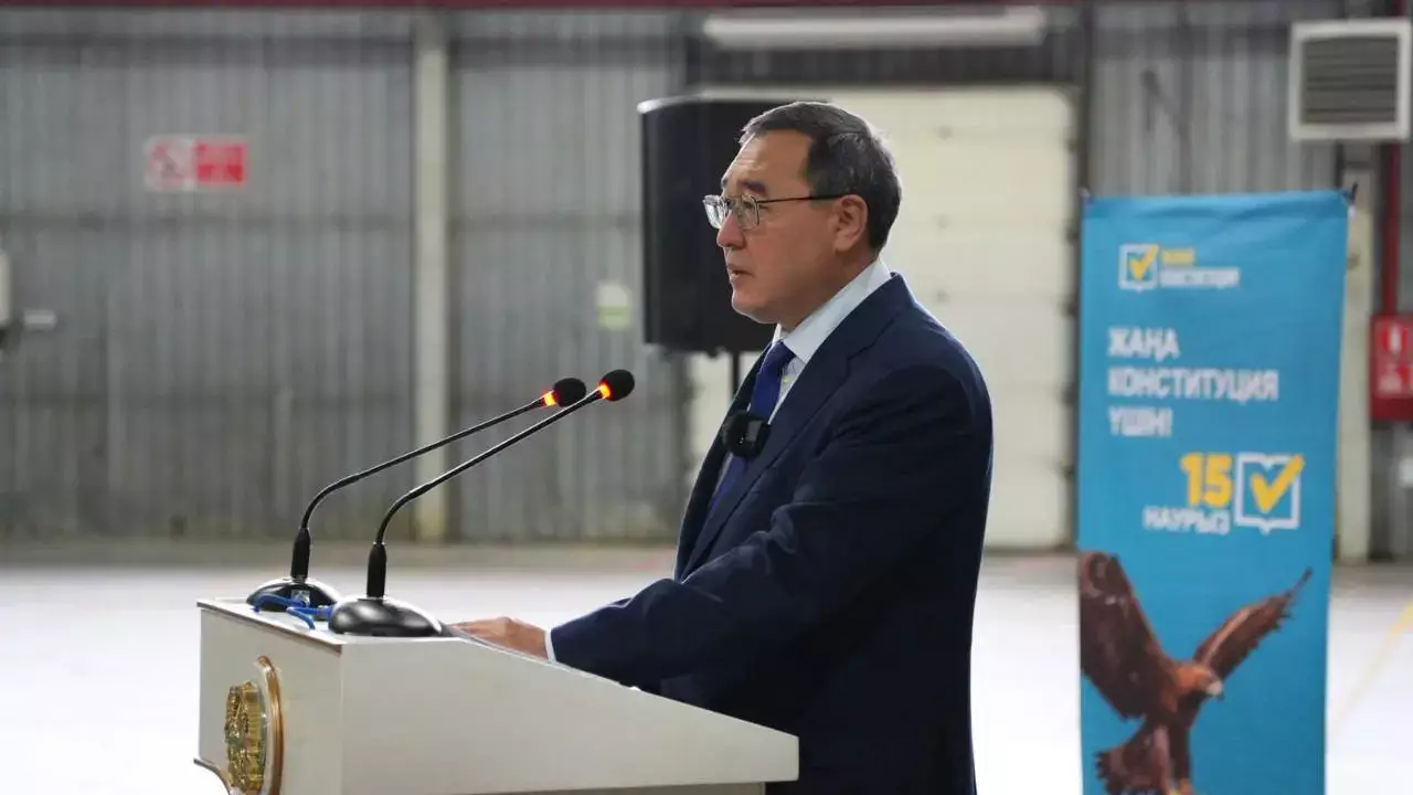 Алматы облысы әкімі Марат Сұлтанғазиев «ДАМУ» индустриялық-логистикалық орталығының ұжымымен кездесті