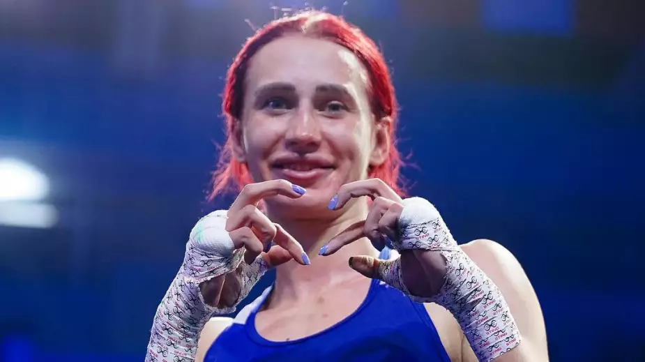 16 казахстанских боксерш пробились в четвертьфинал "малого чемпионата мира"