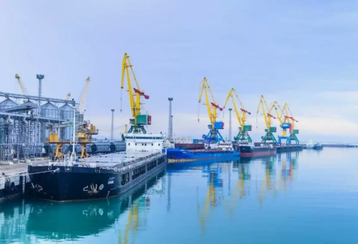 Казахстан планирует перевезти 5,2 млн тонн грузов по Среднему коридору в 2026 году