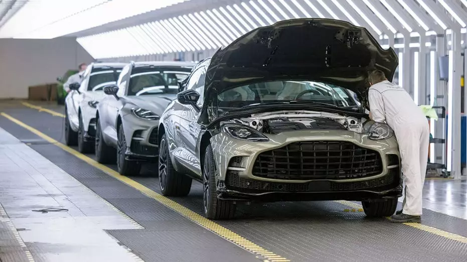 Aston Martin сократит до 20% своего персонала.