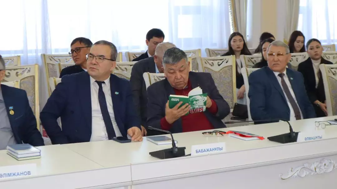 Амангельды Кеншиликулы представил новые книги в столице