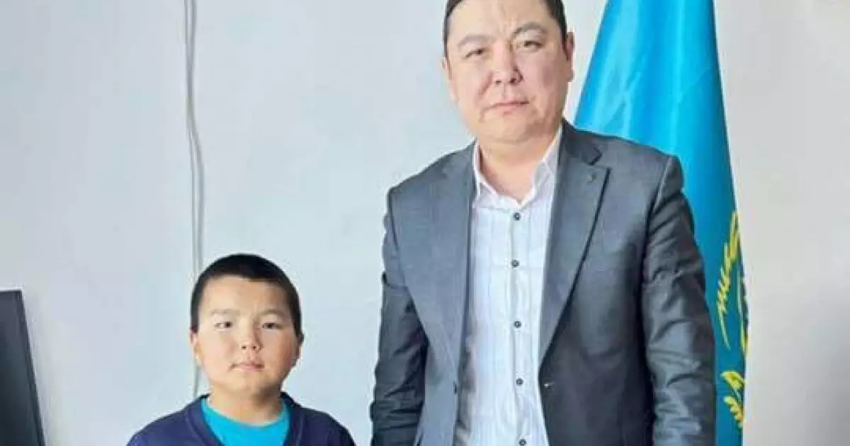  БҚО-да екі бауырын құтқарып қалған 9 жастағы бала марапатталды 