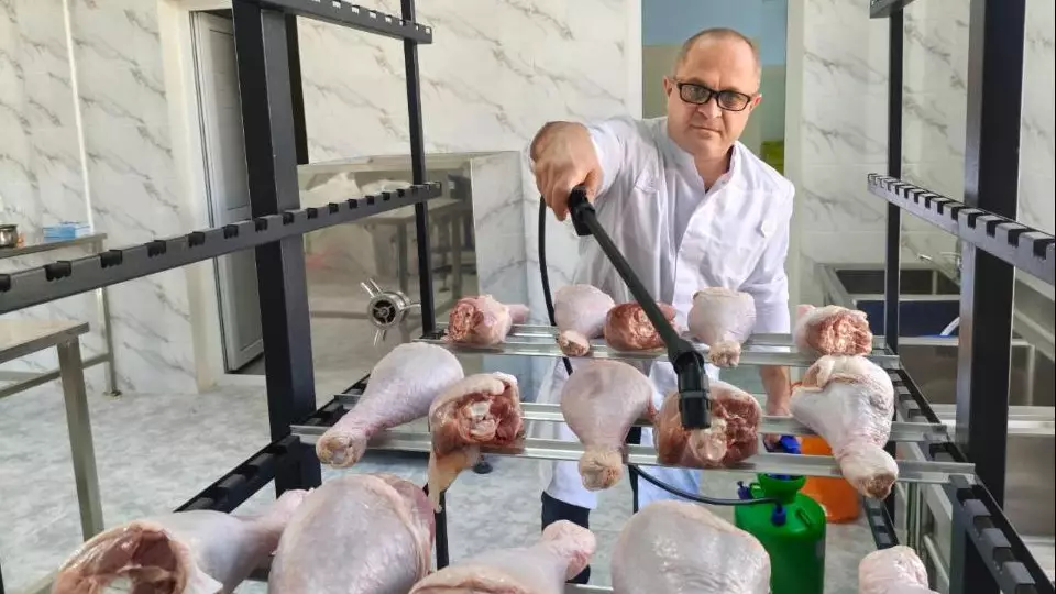 Енді құс етін ұзақ сақтауға болады: Қазақстандық ғалымдар жаңа технология ұсынды