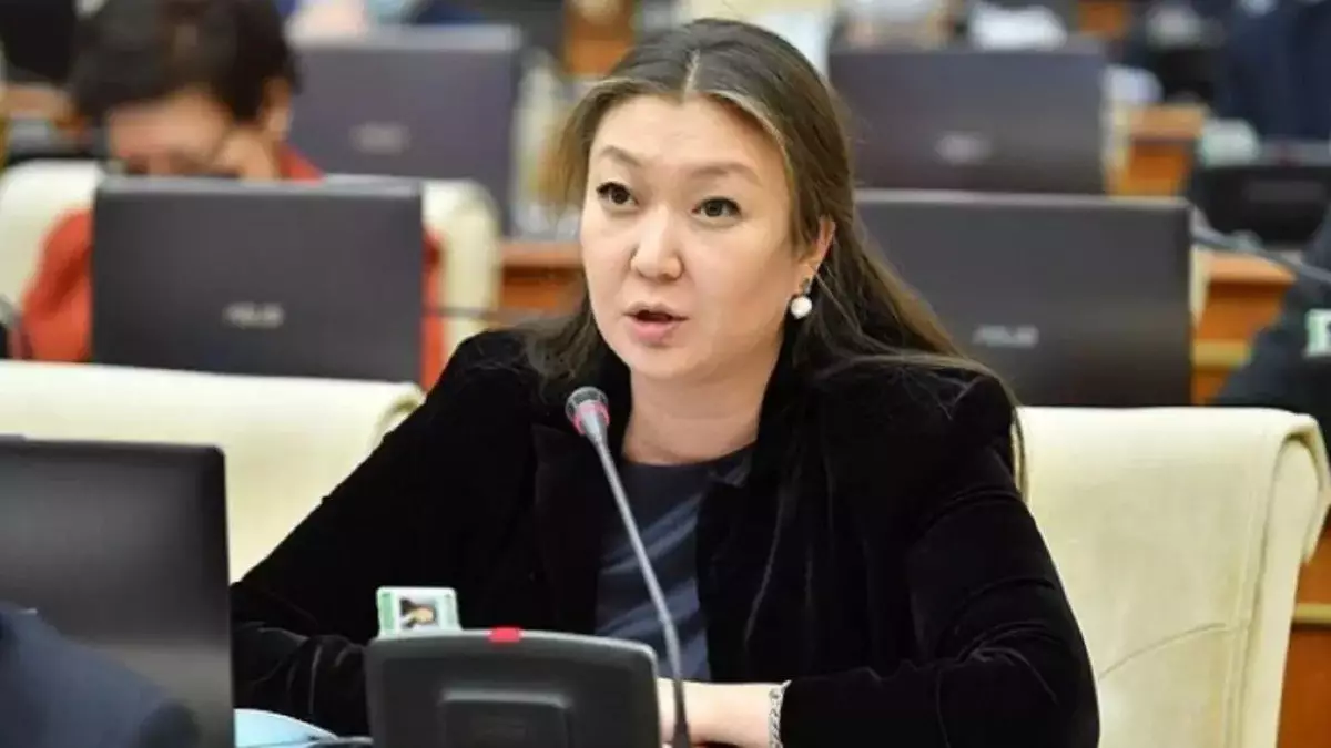 Алматыда 13 жасар қызды әкесінің досы зорлаған: балалар омбудсмені не дейді