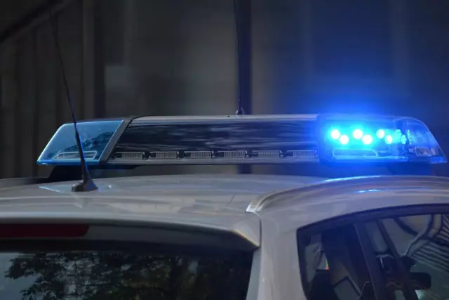 Ер адам көшеде кетіп бара жатқан 4 адамды пышақтап тастады